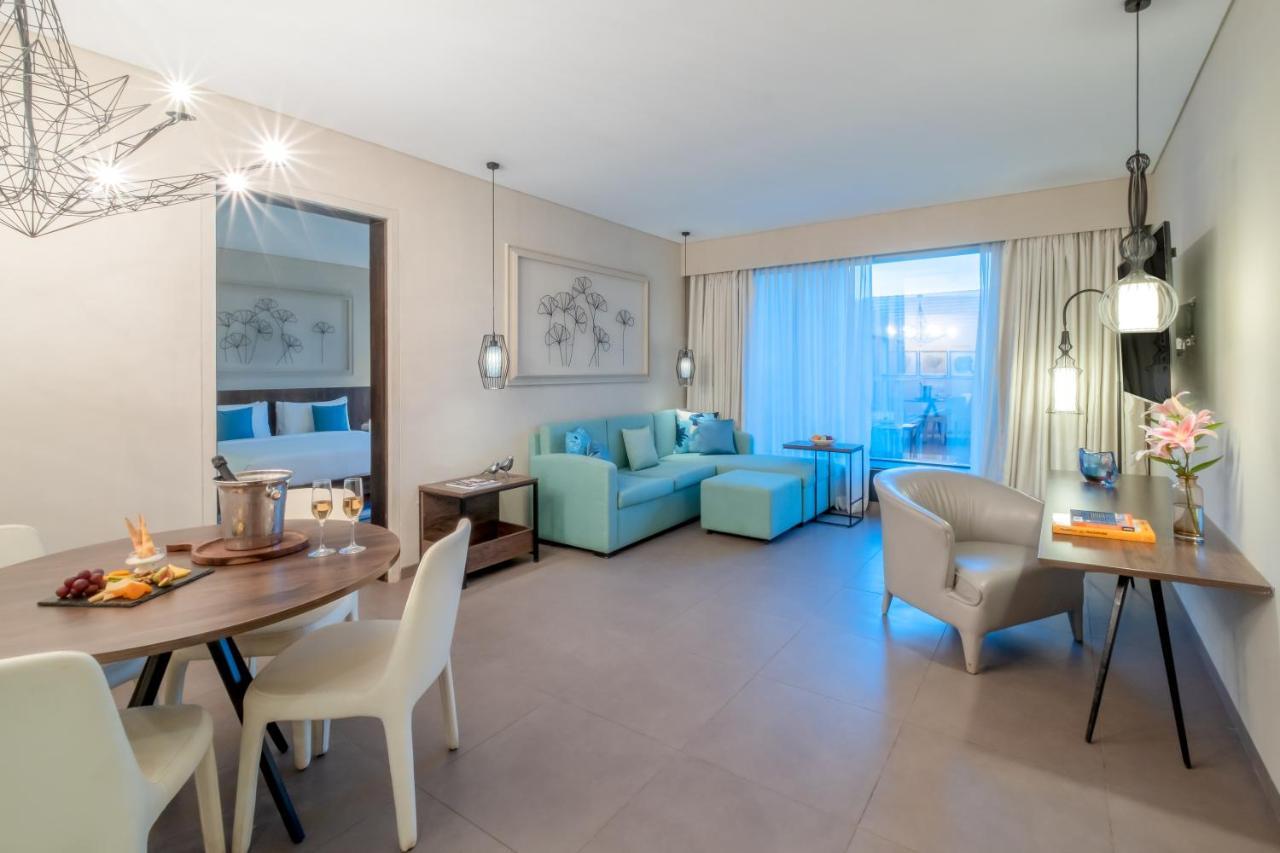 Hyatt Centric Candolim Goa Bagian luar foto Suite at the Hotel