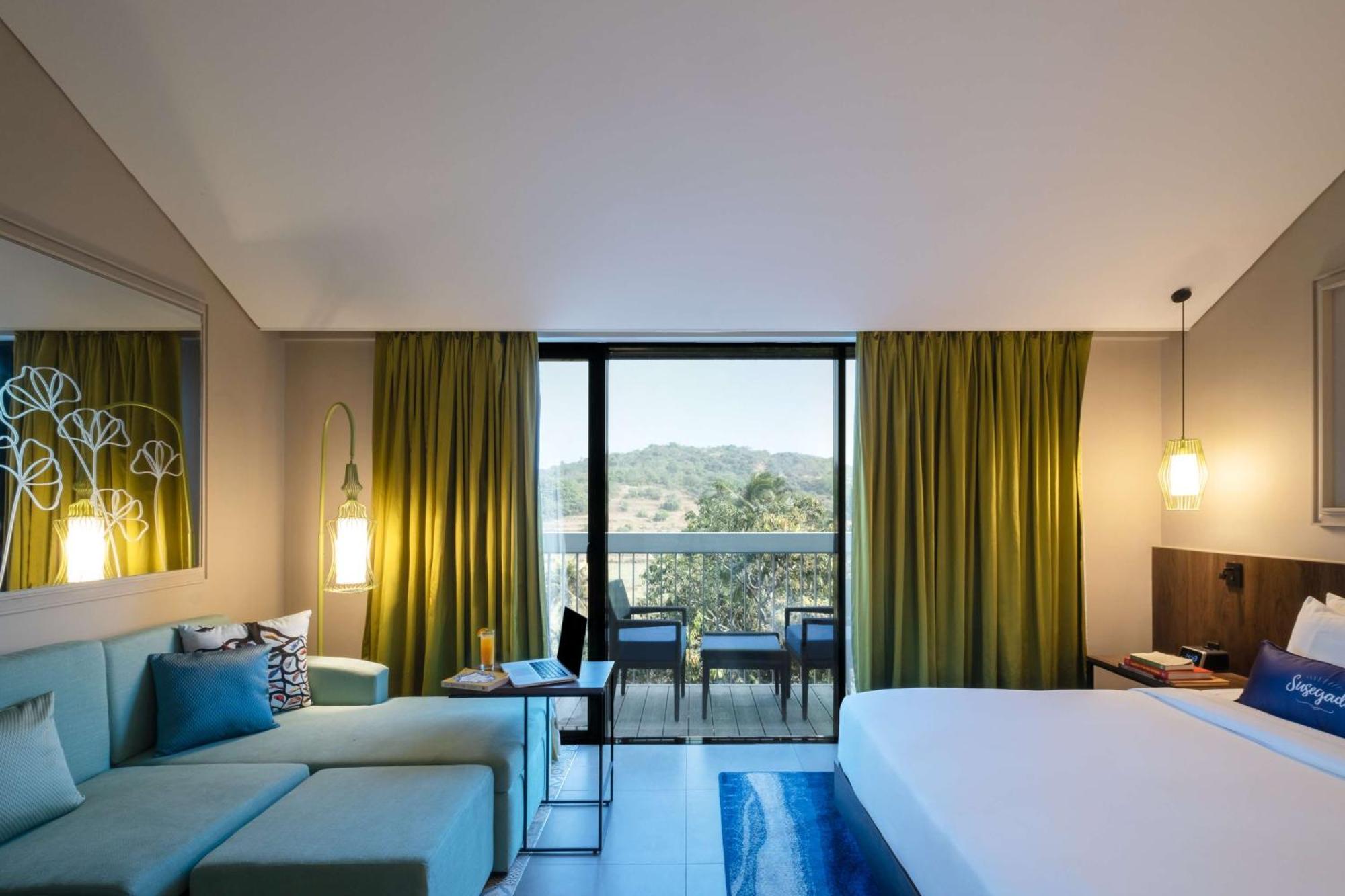 Hyatt Centric Candolim Goa Bagian luar foto